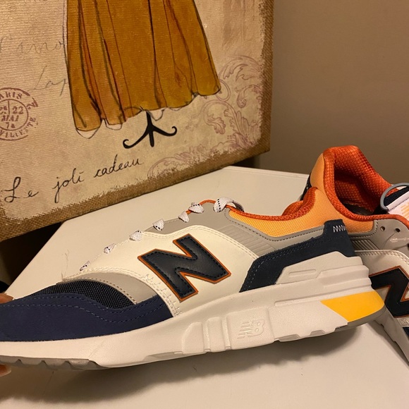 NWOT- New Balance Men's 997h V1 Sneaker - Picture 3 of 6